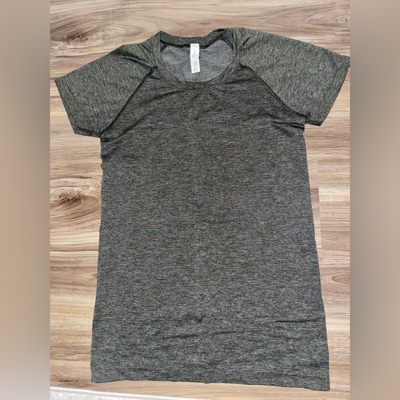 Lululemon swiftly tech tee - Picture 1 of 3